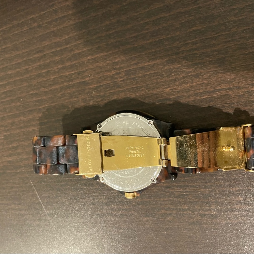 Michael Kors tortoise watch. - Picture 3 of 5